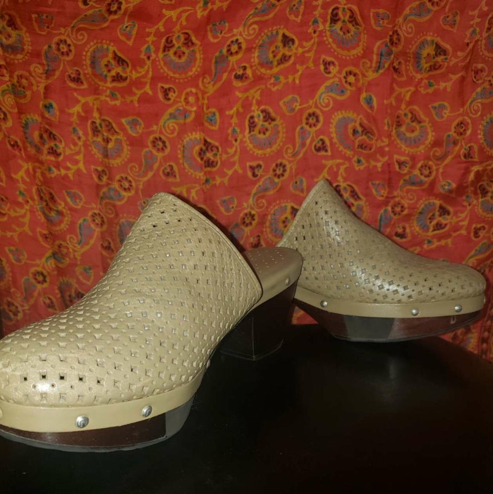 Cream Wedges